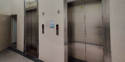 对电梯减速器进行的保养和修复工作